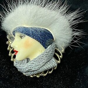 Vintage Fashion Lady Statement Cameo Brooch  Pin